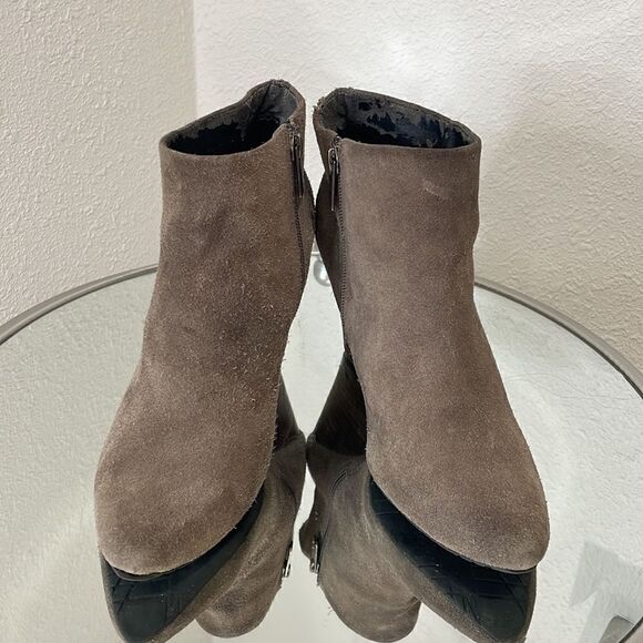 Kenneth Cole REACTION Women's Cheese Please Bootie - Picture 3 of 9